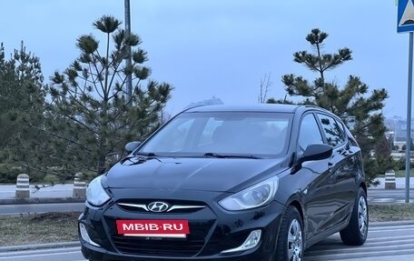 Hyundai Solaris II рестайлинг, 2011 год, 795 000 рублей, 3 фотография