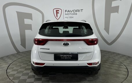 KIA Sportage IV рестайлинг, 2018 год, 2 300 000 рублей, 3 фотография