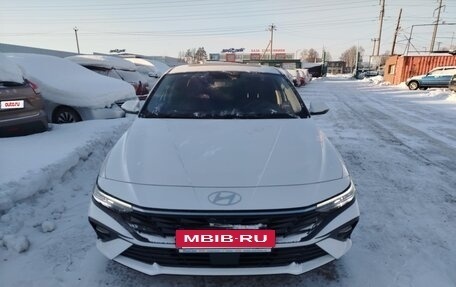 Hyundai Elantra, 2023 год, 2 400 000 рублей, 2 фотография