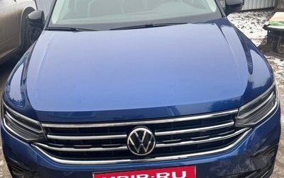 Volkswagen Tiguan II, 2021 год, 4 350 000 рублей, 1 фотография