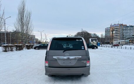 Toyota ISis I, 2013 год, 1 195 000 рублей, 4 фотография