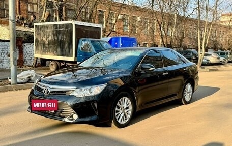 Toyota Camry, 2015 год, 2 270 000 рублей, 3 фотография