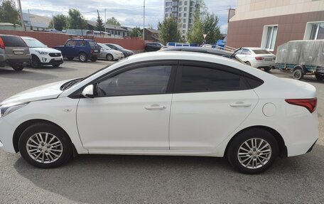 Hyundai Solaris II рестайлинг, 2018 год, 1 300 000 рублей, 2 фотография