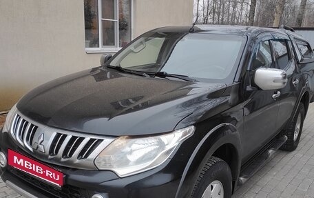 Mitsubishi L200 IV рестайлинг, 2015 год, 2 200 000 рублей, 8 фотография