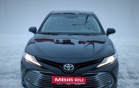 Toyota Camry, 2019 год, 2 450 000 рублей, 2 фотография