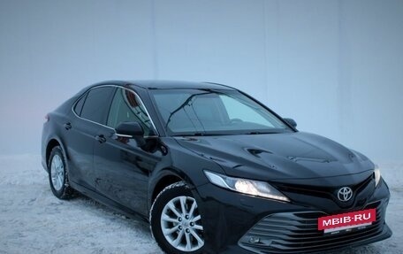 Toyota Camry, 2019 год, 2 450 000 рублей, 3 фотография