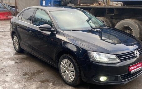 Volkswagen Jetta VI, 2014 год, 1 240 000 рублей, 3 фотография