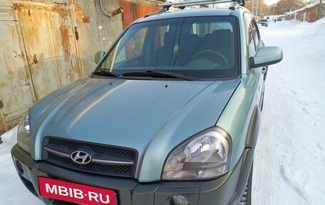 Hyundai Tucson III, 2004 год, 830 000 рублей, 2 фотография