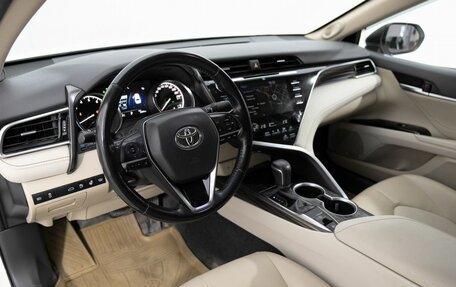 Toyota Camry, 2019 год, 2 990 000 рублей, 7 фотография