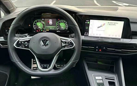 Volkswagen Golf VIII, 2021 год, 2 200 000 рублей, 6 фотография