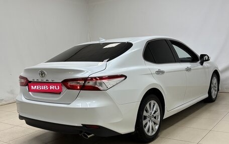 Toyota Camry, 2018 год, 2 860 000 рублей, 6 фотография