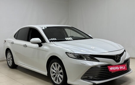 Toyota Camry, 2018 год, 2 860 000 рублей, 3 фотография