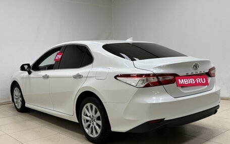 Toyota Camry, 2018 год, 2 860 000 рублей, 4 фотография