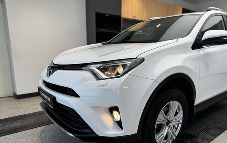 Toyota RAV4, 2017 год, 2 520 000 рублей, 24 фотография