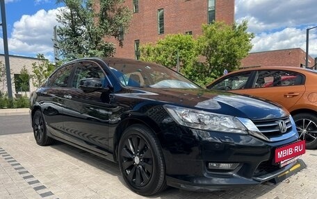 Honda Accord IX рестайлинг, 2013 год, 1 800 000 рублей, 2 фотография