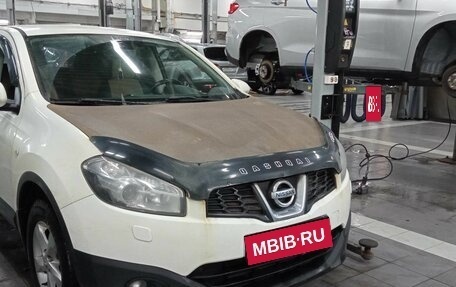 Nissan Qashqai, 2011 год, 820 000 рублей, 2 фотография