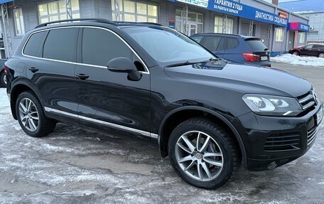 Volkswagen Touareg III, 2012 год, 2 350 000 рублей, 2 фотография