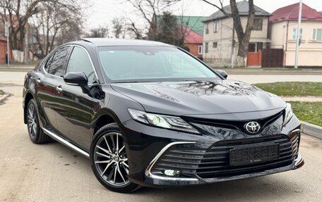 Toyota Camry, 2023 год, 3 900 000 рублей, 7 фотография