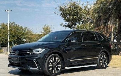 Volkswagen Tiguan II, 2021 год, 3 080 000 рублей, 1 фотография