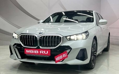 BMW 5 серия, 2024 год, 9 499 000 рублей, 2 фотография