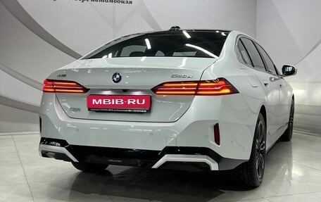 BMW 5 серия, 2024 год, 9 499 000 рублей, 8 фотография