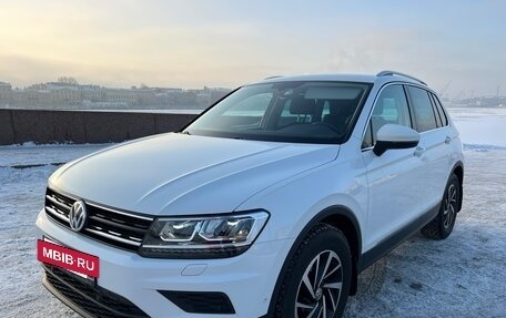 Volkswagen Tiguan II, 2018 год, 2 600 000 рублей, 4 фотография