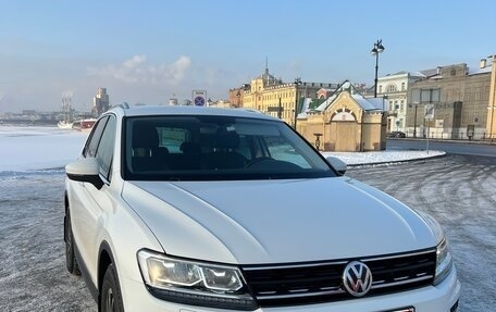 Volkswagen Tiguan II, 2018 год, 2 600 000 рублей, 2 фотография