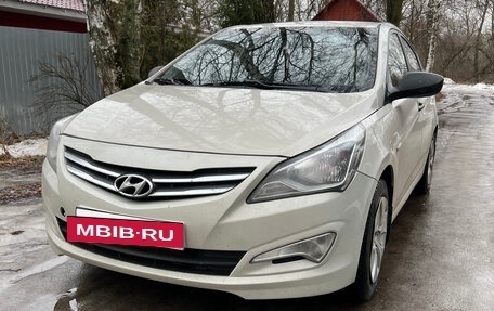 Hyundai Solaris II рестайлинг, 2015 год, 1 100 000 рублей, 2 фотография