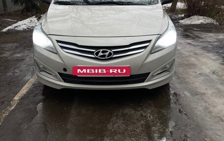 Hyundai Solaris II рестайлинг, 2015 год, 1 100 000 рублей, 8 фотография