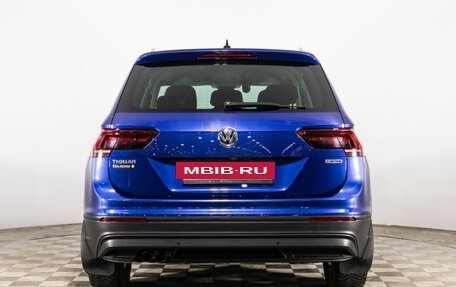 Volkswagen Tiguan II, 2019 год, 2 425 000 рублей, 6 фотография