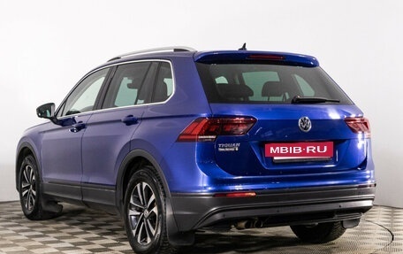 Volkswagen Tiguan II, 2019 год, 2 425 000 рублей, 7 фотография