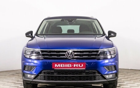 Volkswagen Tiguan II, 2019 год, 2 425 000 рублей, 2 фотография