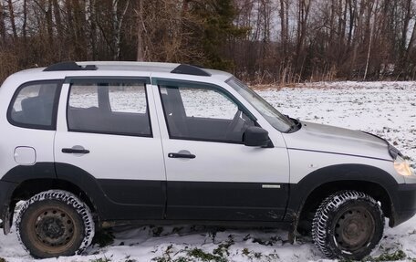 Chevrolet Niva I рестайлинг, 2013 год, 518 000 рублей, 4 фотография