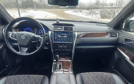 Toyota Camry, 2017 год, 3 100 000 рублей, 10 фотография