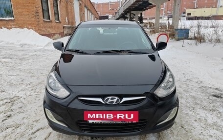 Hyundai Solaris II рестайлинг, 2012 год, 645 000 рублей, 3 фотография