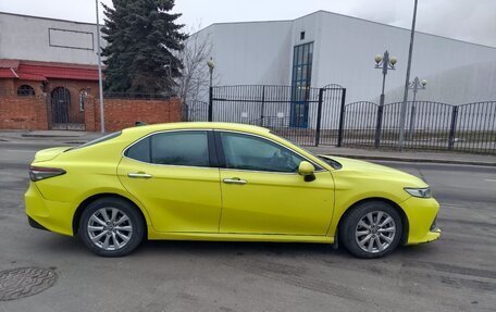 Toyota Camry, 2019 год, 1 800 000 рублей, 2 фотография