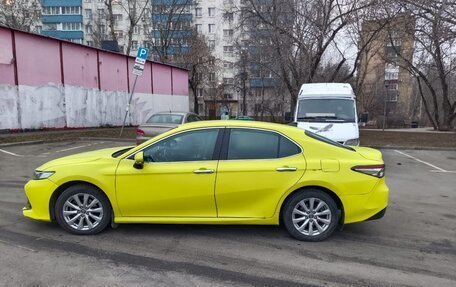 Toyota Camry, 2019 год, 1 800 000 рублей, 4 фотография