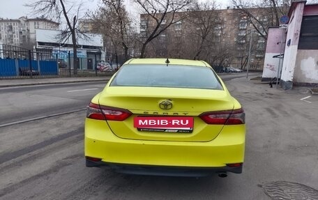 Toyota Camry, 2019 год, 1 800 000 рублей, 3 фотография