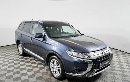 Mitsubishi Outlander III рестайлинг 3, 2020 год, 2 320 000 рублей, 3 фотография