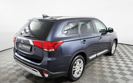 Mitsubishi Outlander III рестайлинг 3, 2020 год, 2 320 000 рублей, 6 фотография