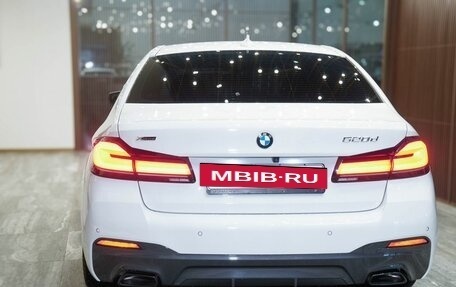 BMW 5 серия, 2020 год, 5 850 000 рублей, 4 фотография