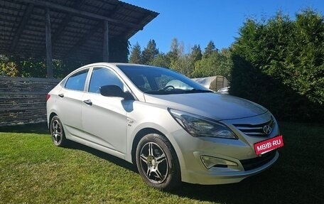 Hyundai Solaris II рестайлинг, 2015 год, 1 170 000 рублей, 4 фотография