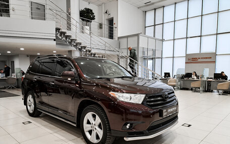 Toyota Highlander III, 2011 год, 2 090 000 рублей, 3 фотография