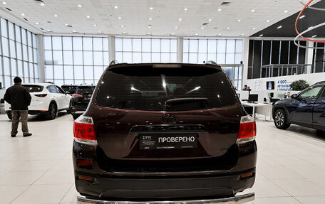 Toyota Highlander III, 2011 год, 2 090 000 рублей, 6 фотография