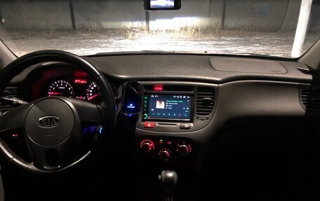 KIA Rio II, 2010 год, 800 000 рублей, 17 фотография