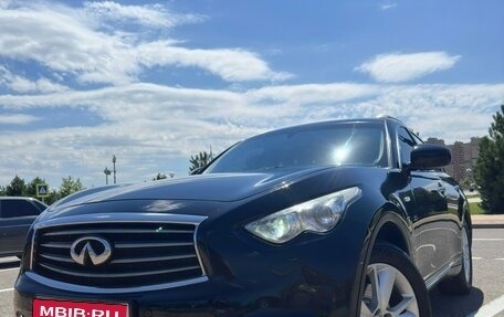 Infiniti QX70, 2013 год, 2 490 000 рублей, 1 фотография