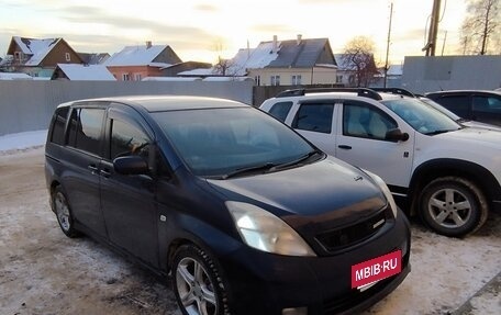 Toyota ISis I, 2005 год, 750 000 рублей, 3 фотография