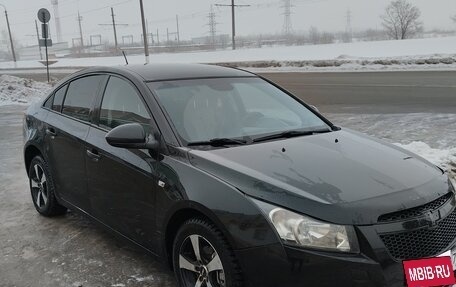 Chevrolet Cruze II, 2010 год, 650 000 рублей, 3 фотография