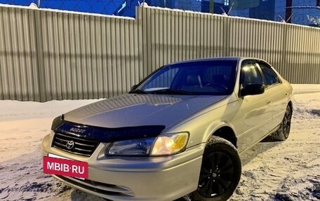 Toyota Camry, 2000 год, 680 000 рублей, 12 фотография