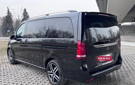 Mercedes-Benz V-Класс, 2019 год, 6 050 000 рублей, 25 фотография